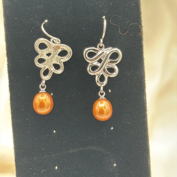 Sterling Silver and Fresh Water Pearl Earrings. - Picture 2 of 2
